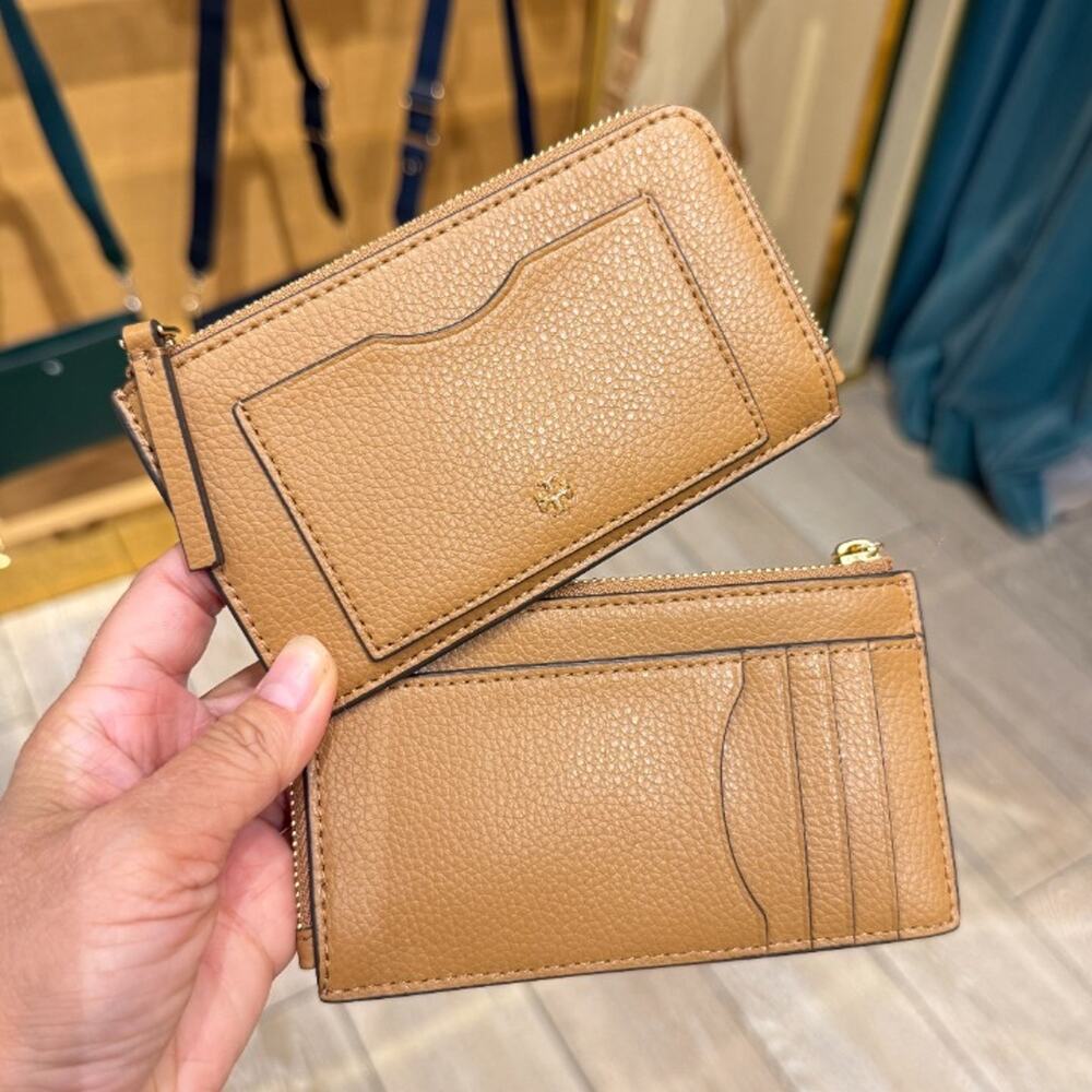 New‼️Tory Burch Blake Zip Card Case 190326 $150 Tiramisu